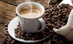 Пять чашек кофе в день могут вдвое снизить риск развития рака печени