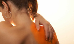 Остеохондроз плеча и лопатки: симптомы и лечение