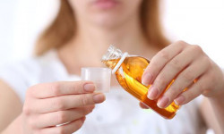 Эксперты: лекарства от кашля и простуды опасны для детей