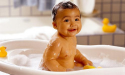Американские врачи не рекомендуют ежедневно мыть детей